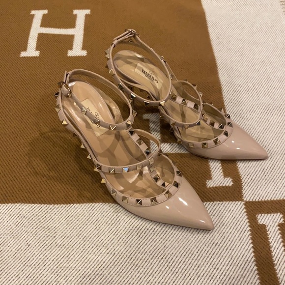 Så hurtigt som en flash Kortfattet hvorfor Valentino | Shoes | Valentino Rockstud Pump | Poshmark